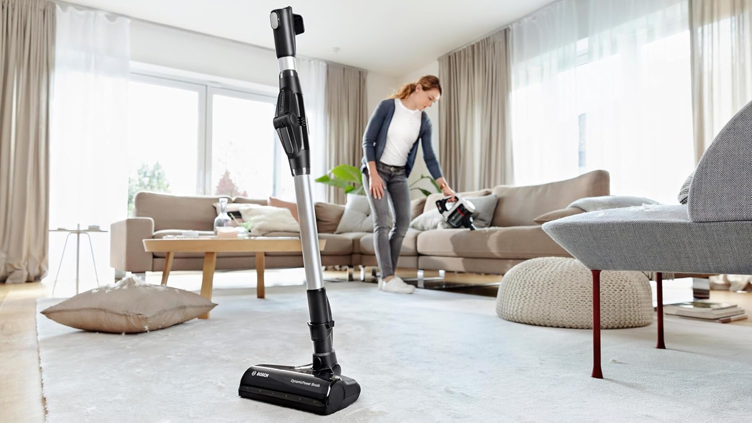 Bosch - Aspirador sin Cable Unlimited 7, Pack de batería de 3.0 Ah, Tubo Flexible, diseño Ligero, Accesorios, Luces LED, Blanco BBS711W